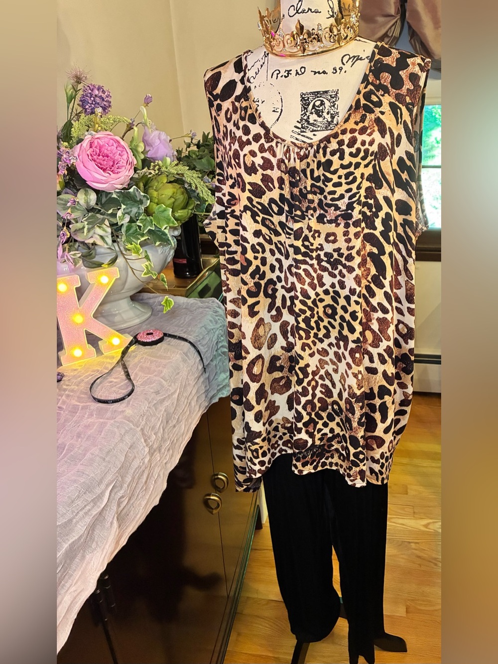 Slinky Brand 3X 2 Piece Leopard Sharkbite Tunic Top Black Pants Set
